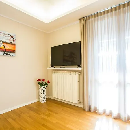 Apartment Bright Desenzano - Cascinale Pool
