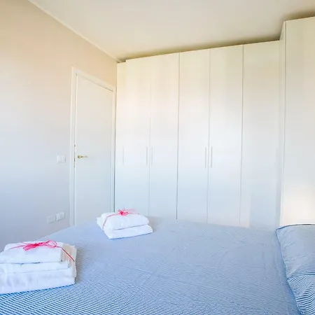 Apartment Bright Desenzano - Cascinale Pool Desenzano del Garda