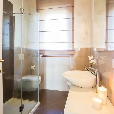 Bright Desenzano - Cascinale Pool Apartment Desenzano del Garda