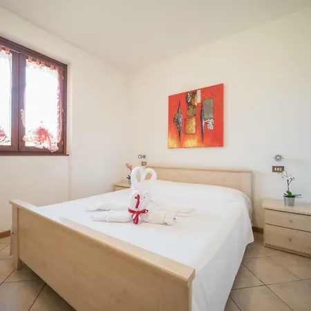 Bright Desenzano - Cascinale Pool Apartment