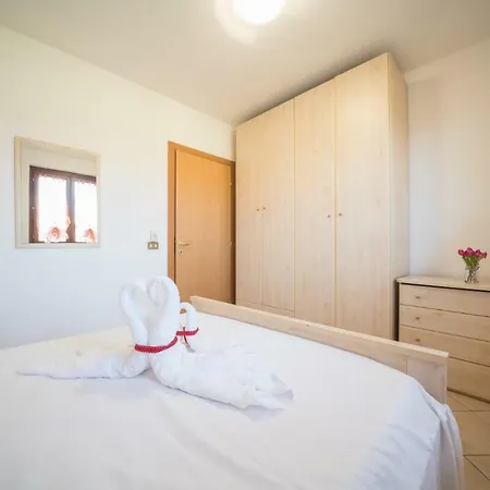 Apartment Bright Desenzano - Cascinale Pool Desenzano del Garda