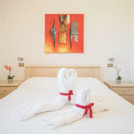 Apartment Bright Desenzano - Cascinale Pool
